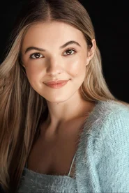 Madison MacIsaac headshot