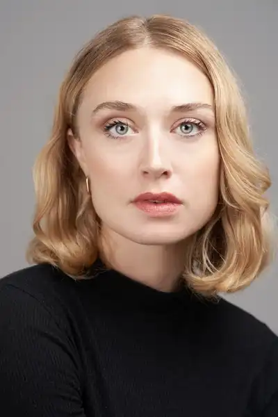 Tess Degenstein headshot