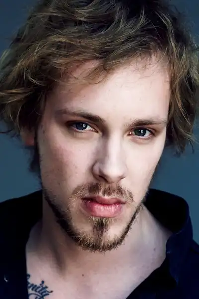 Zack Shada headshot