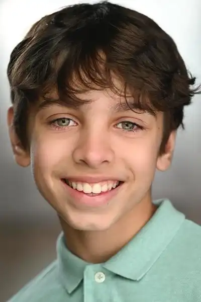 Ché Grant headshot