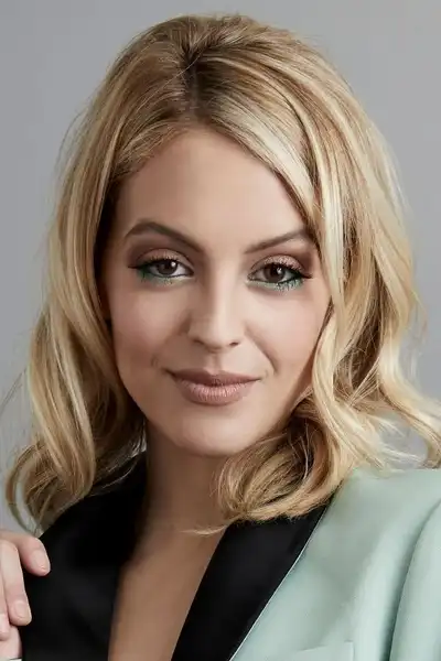 Gage Golightly headshot