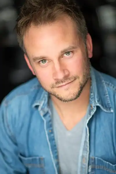 Adam Thomas headshot