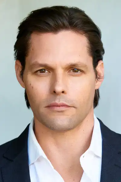 Justin Bruening headshot