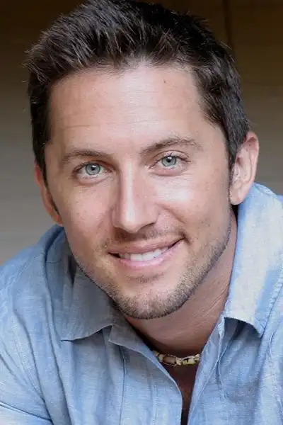Mark Hefti headshot