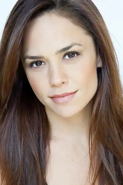 Kelly Albanese headshot