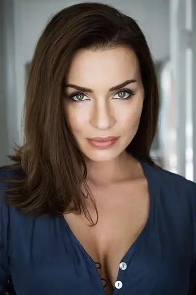 Rebecca Marshall headshot