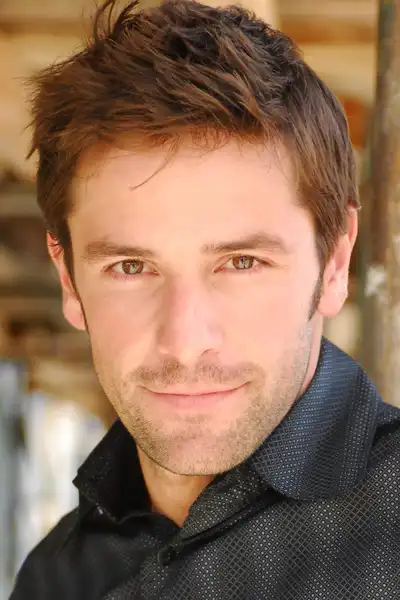 Jay Hindle headshot
