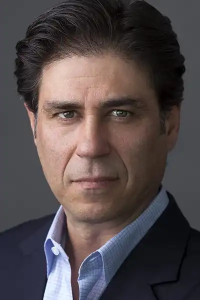 Jorge Molina headshot