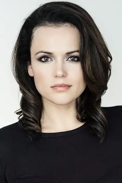 Tara Wilson headshot