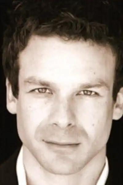 Tobias Slezak headshot