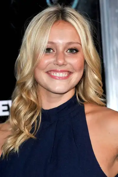 Julianna Guill headshot