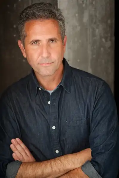 Duncan Minett headshot