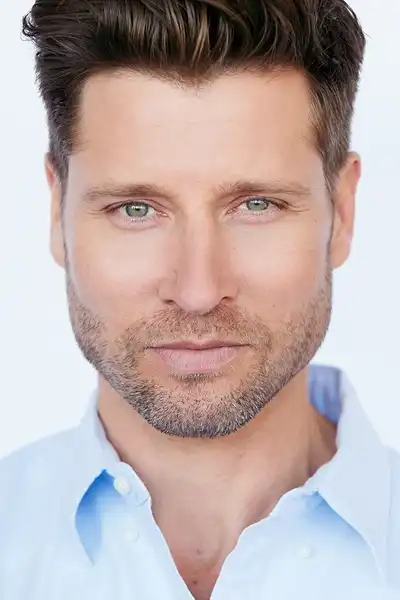 Damon Runyan headshot