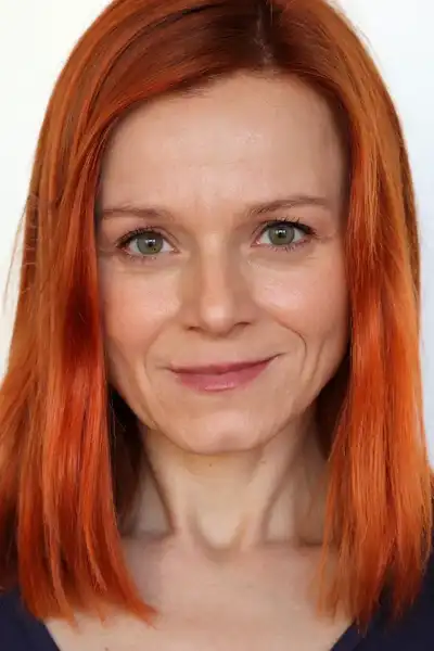 Veronika Hadrava headshot