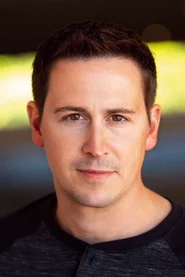 Chris Farquhar headshot