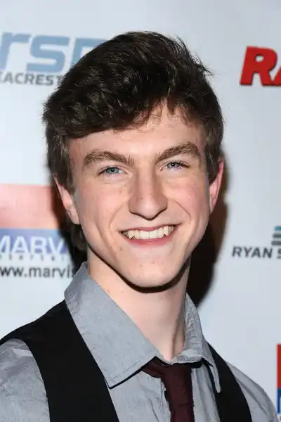 Rowen Kahn headshot