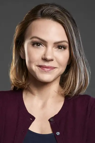 Aimee Teegarden headshot