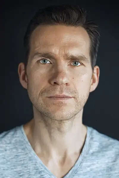 Michael Karl Richards headshot