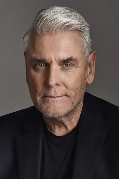 Mitchell Mullen headshot