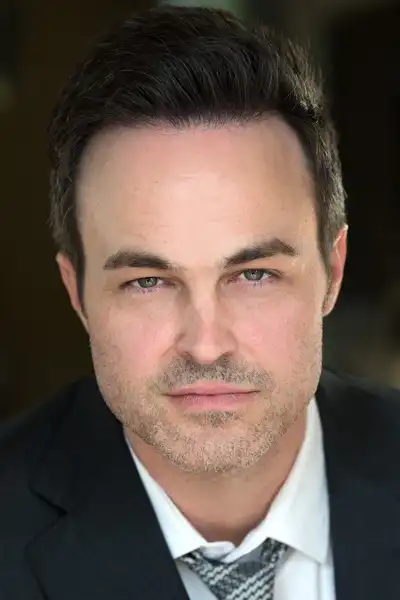 Justin Smith headshot