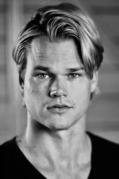 Brendan Miller headshot