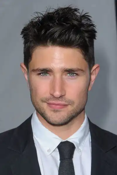 Matt Dallas headshot
