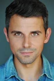 Sasha Andreev headshot