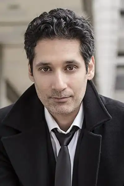 Stephen Lobo headshot