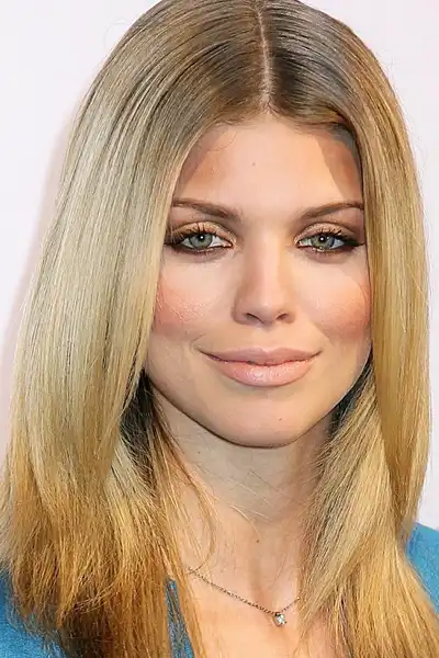 AnnaLynne McCord headshot