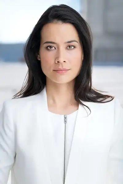 Shi Ne Nielson headshot