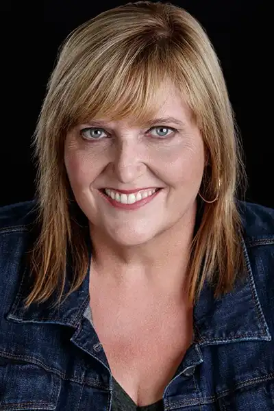 Darla Fay headshot