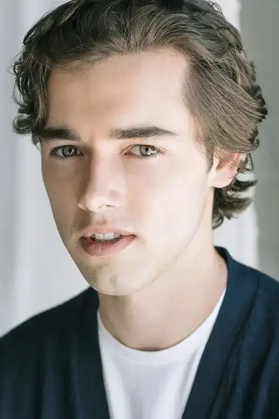 Alex Ferris headshot