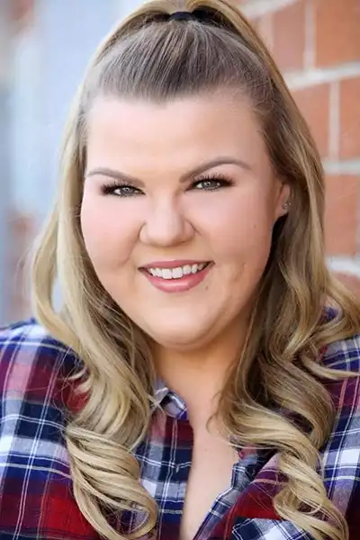 Ashley Fink headshot