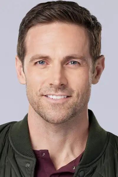 Dylan Bruce headshot