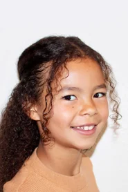 Ayla Alger headshot