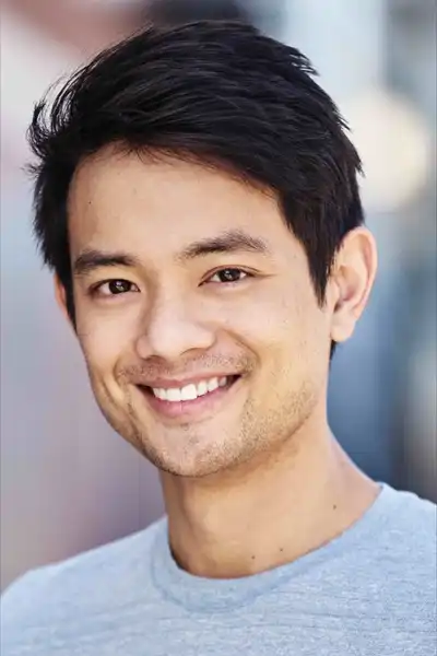 Osric Chau headshot
