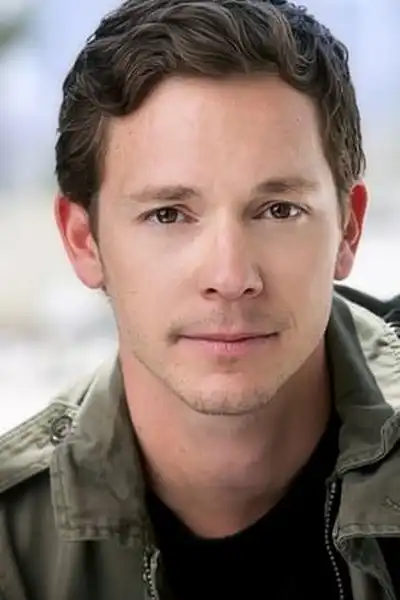 Brandon Ray Olive headshot