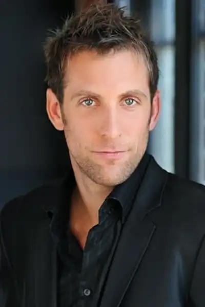 Ian Rozylo headshot