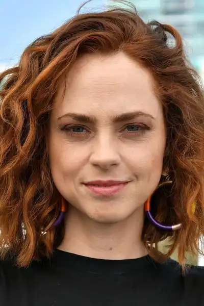 Fiona Dourif headshot