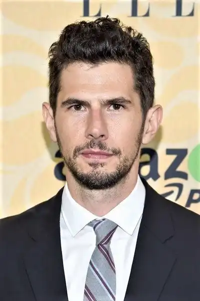 Daniel Eric Gold headshot