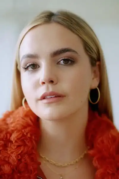 Bailee Madison headshot