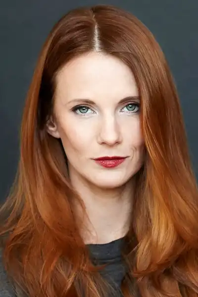 Jonelle Gunderson headshot