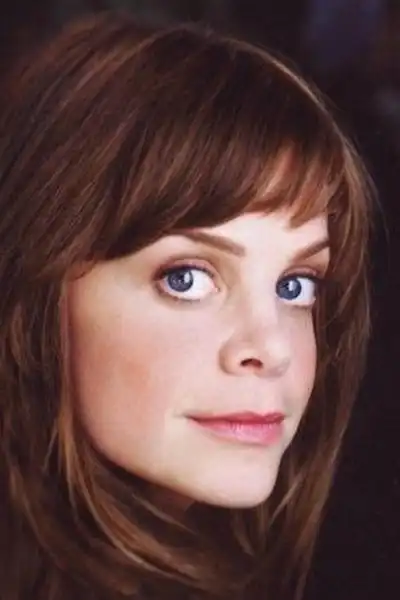 Taylor Trowbridge headshot