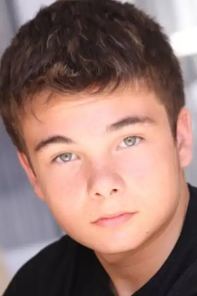 Noah Matthews headshot