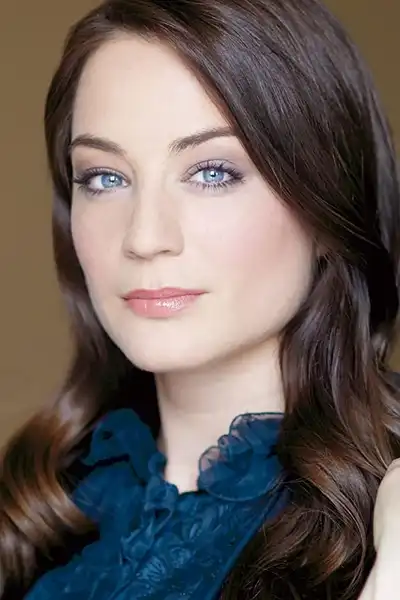 Lara Gilchrist headshot