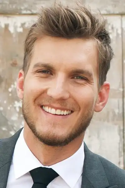 Scott Michael Foster headshot
