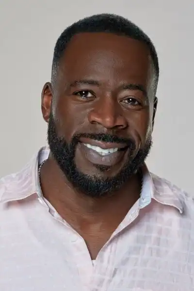 Demetrius Grosse headshot