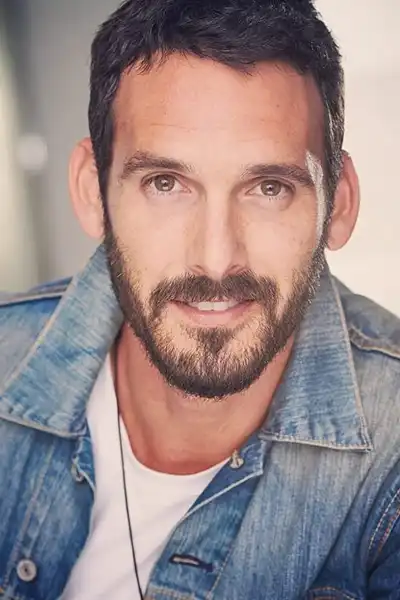 Eric Aragon headshot