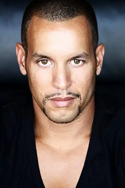 Hugo Steele headshot