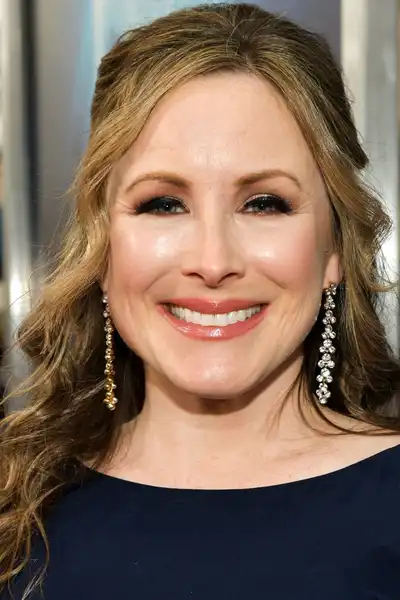 Lisa Durupt headshot